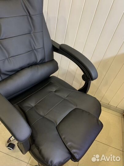 Кресло офисное с массажем Новое