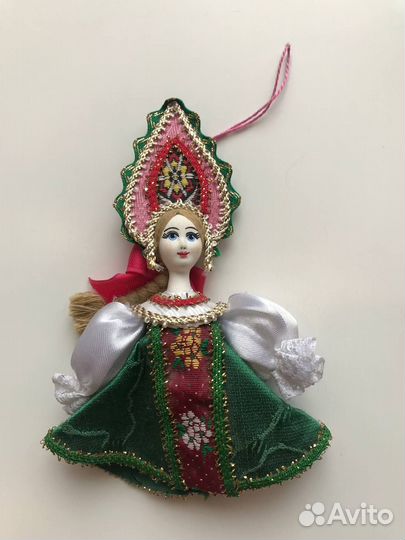 Куклы фарфоровые