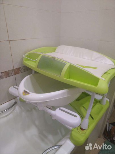 Ванночка для купания с пеленальным столиком