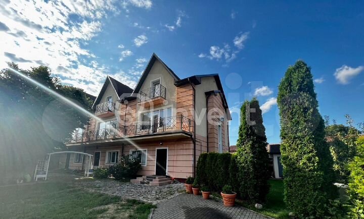 Таунхаус 210,6 м² на участке 5,6 сот.