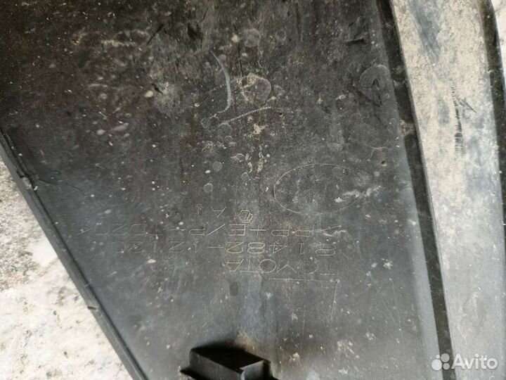 Заглушка в бампер Toyota Corolla 150 кузов