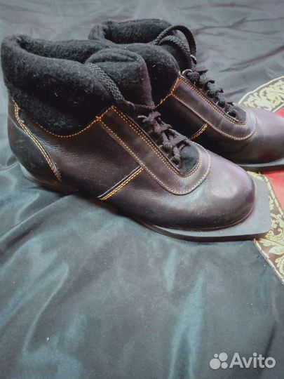 Лыжные ботинки