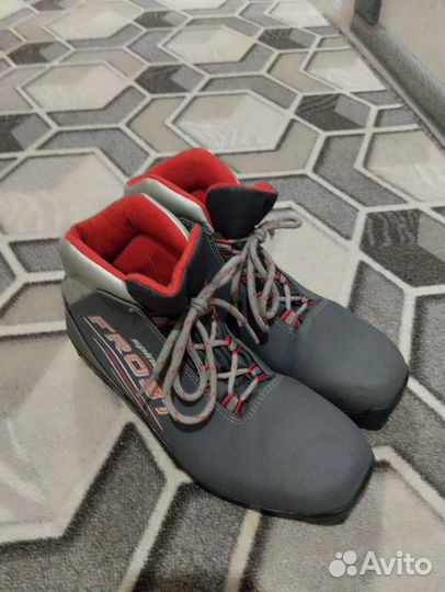 Лыжные ботинки spine