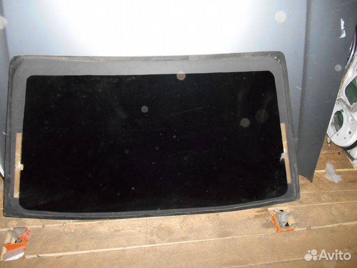 Заднее стекло Crysler Dodge Neon