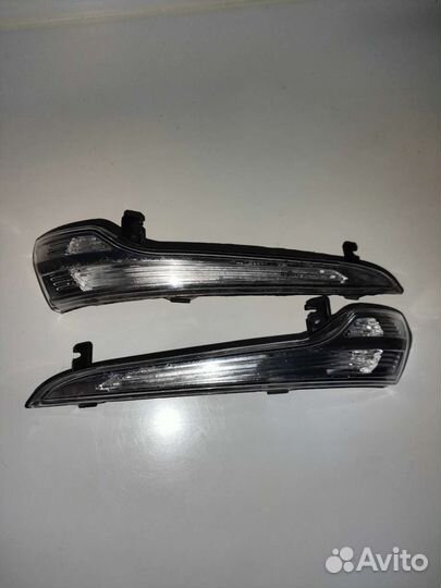 Повторитель поворота в зеркало granta