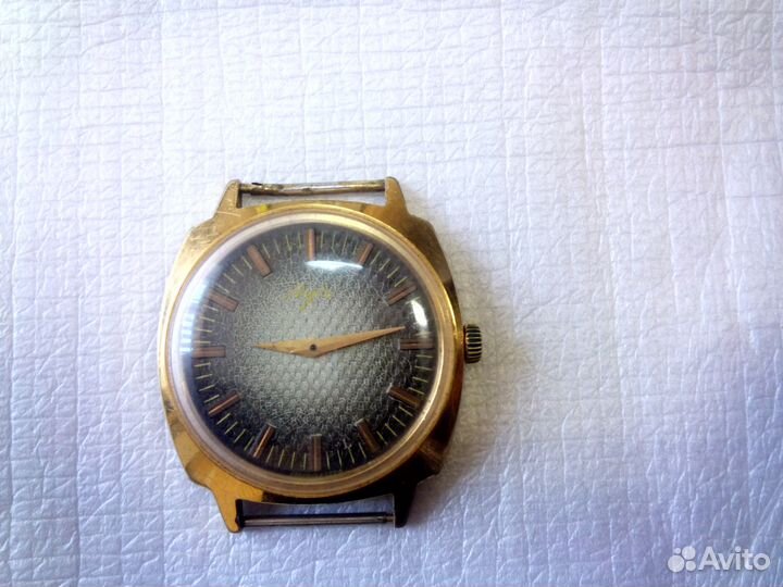 Часы позолоченные СССР 