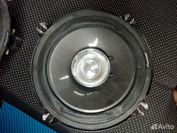 Автомобильные колонки jbl