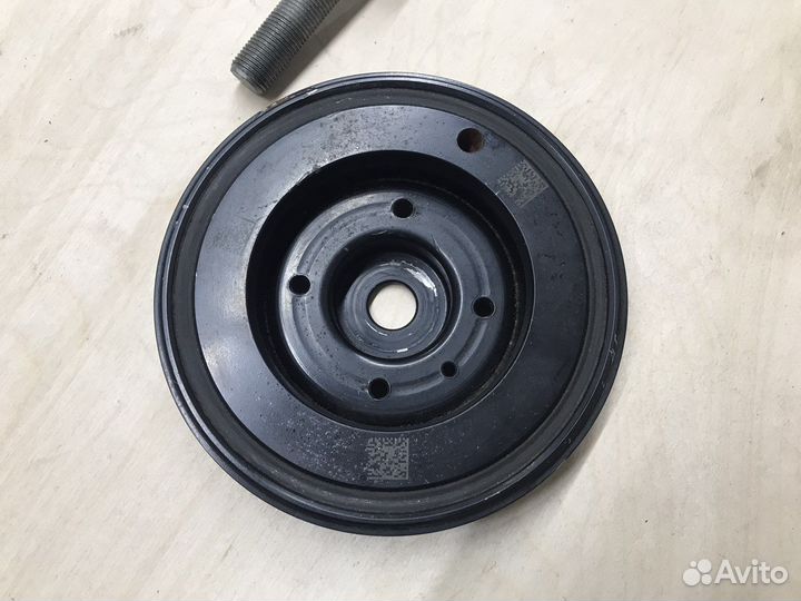 Шкив коленвала 06H105243M Tiguan 2