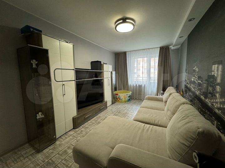 2-к. квартира, 72,1 м², 2/10 эт.