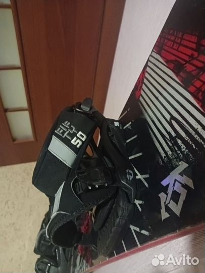 Доска для сноуборда с креплениями