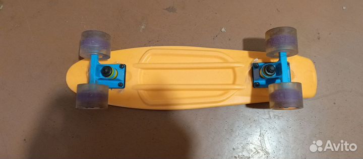 Детский скейтборд со светящимися колесами