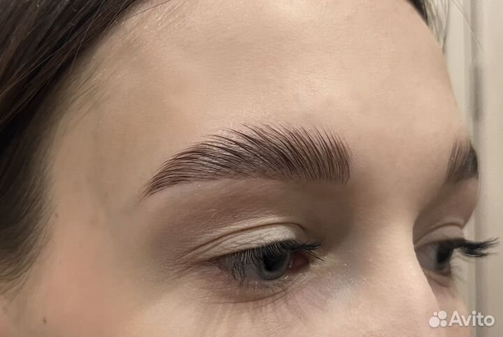 Модель на ламинирование бровей