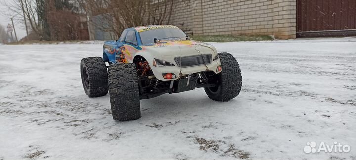 Радиоуправляемая модель 1:10
