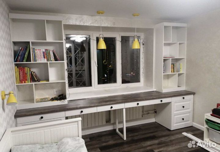 Мебель в детскую Стол школьный