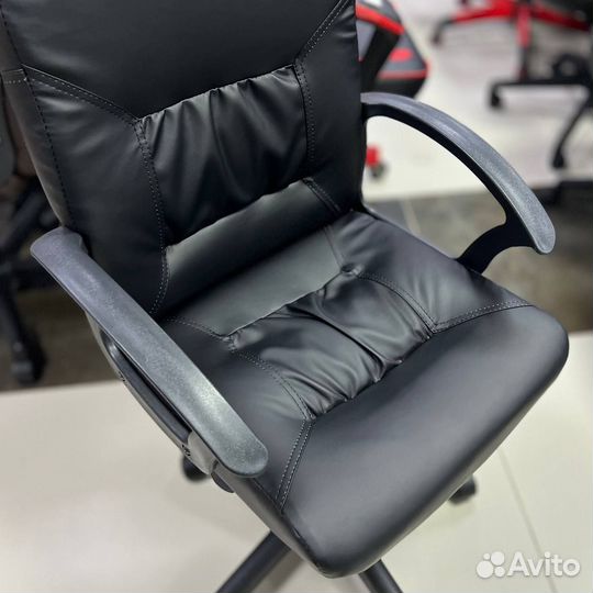 Офисное компьютерное кресло Чип (цвета)