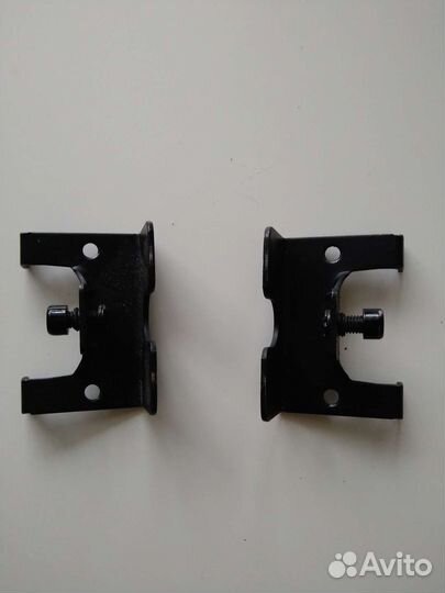 Крепеж к стеллажу от стола каллакс икеа