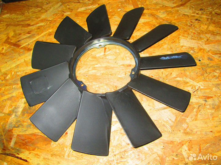 Крыльчатка вискомуфты вентилятора 1712058 BMW