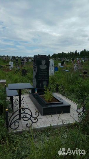 Памятники, производство