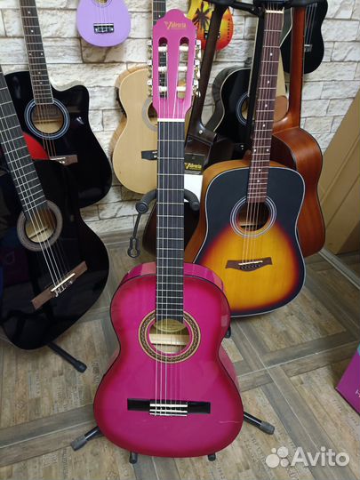 Классическая розовая гитара 3/4