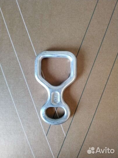 Спусковое страховочное устройство Petzl Huit