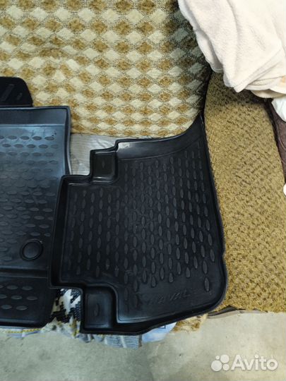 Автомобильные коврики резиновые