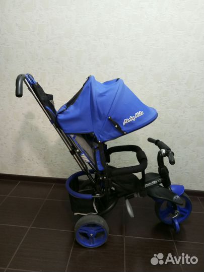 Велосипед трёх колёсный с ручкой