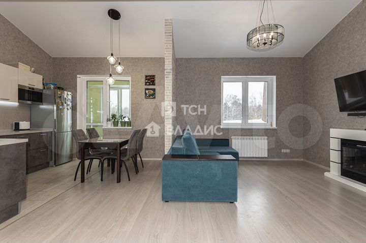 2-к. квартира, 79 м², 4/4 эт.