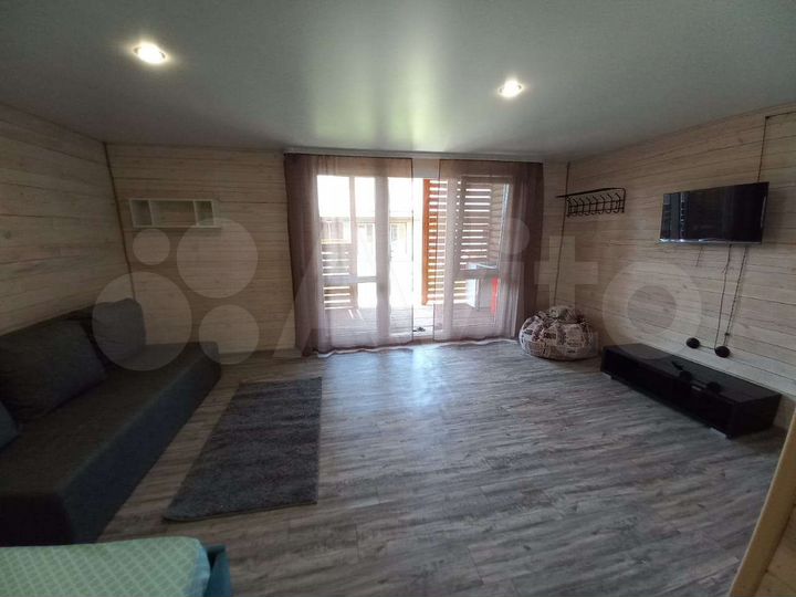 Дом 26 м² на участке 15 сот.