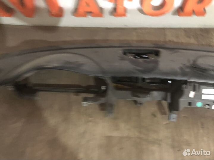 Панель торпедо Mercedes c 219