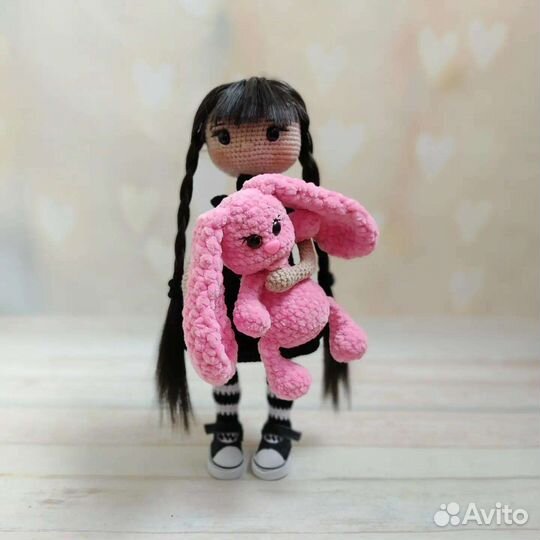 Кукла уэнсдей вязаная