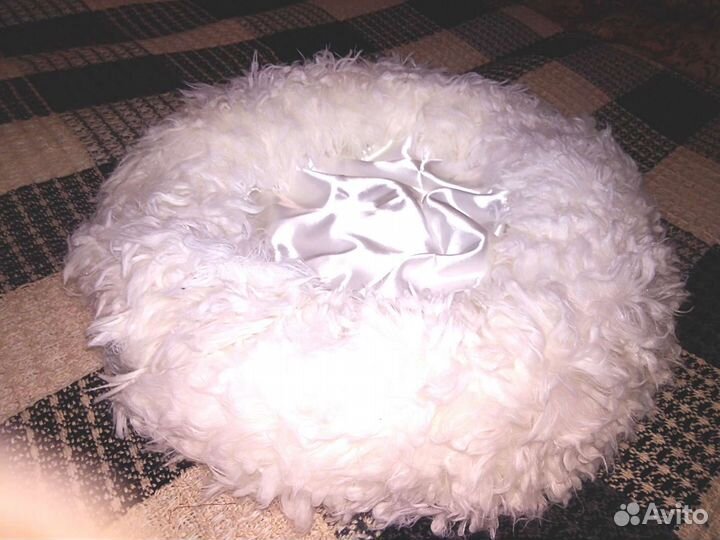 Лежанка пушистая и мягкая (новая)