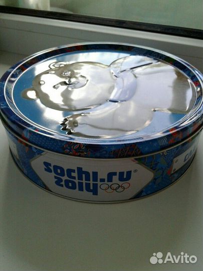 Банка жестяная