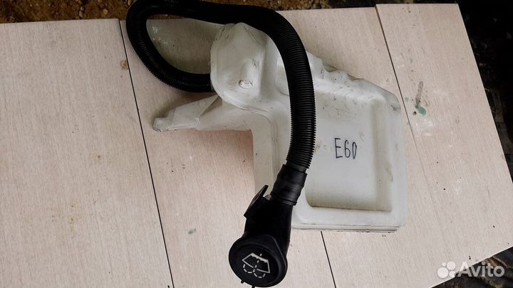 Бачок стеклоомывателя BMW 5-Series 525I E60