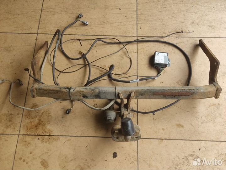 Фаркоп Renault duster