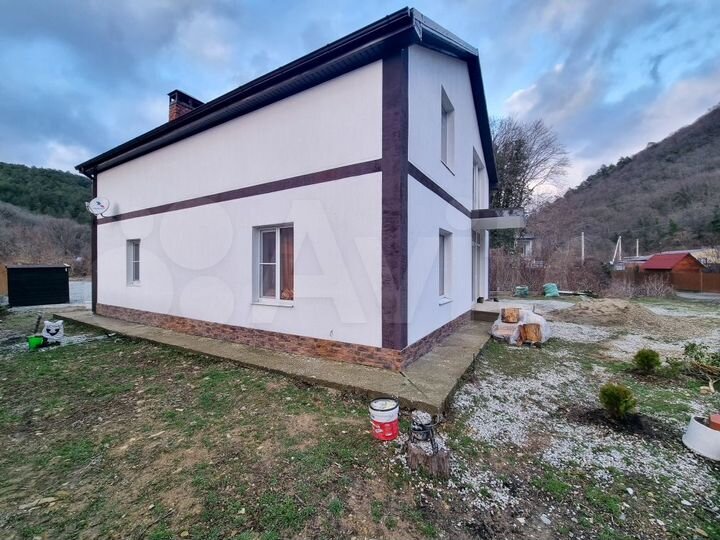 Дом 180 м² на участке 7 сот.