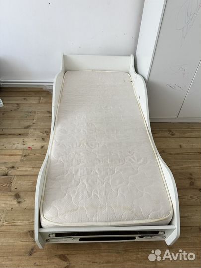 Кровать машина с матрасом