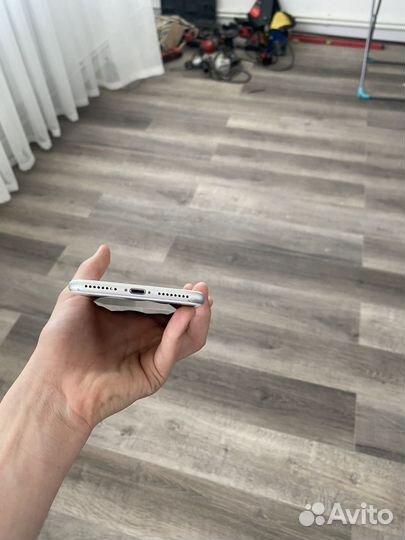 iPhone 8 Plus, 64 ГБ