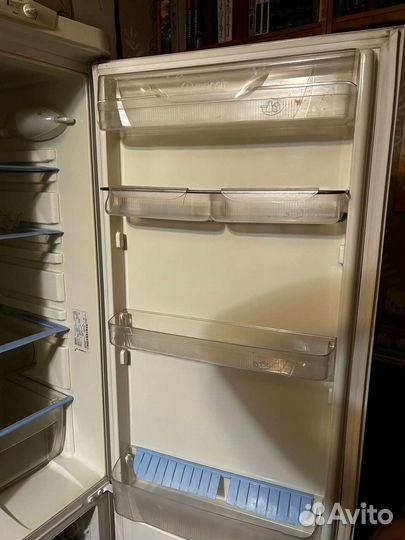 Холодильник indesit