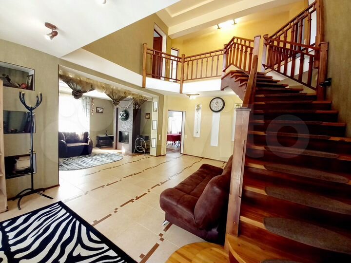 Коттедж 378 м² на участке 28 сот.