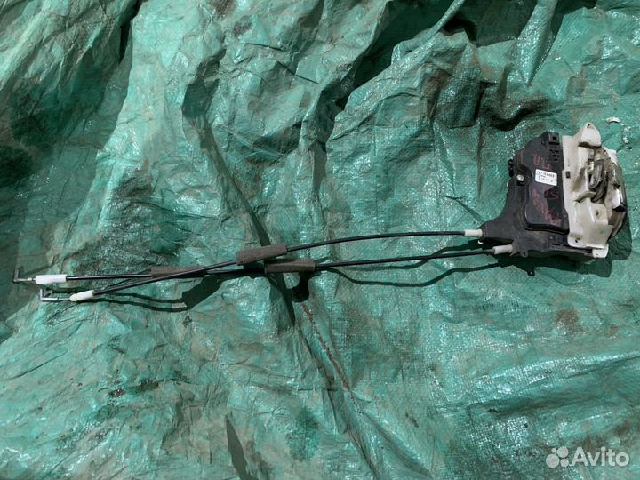 Замок передний правый Mitsubishi Pajero Sport 2 KH