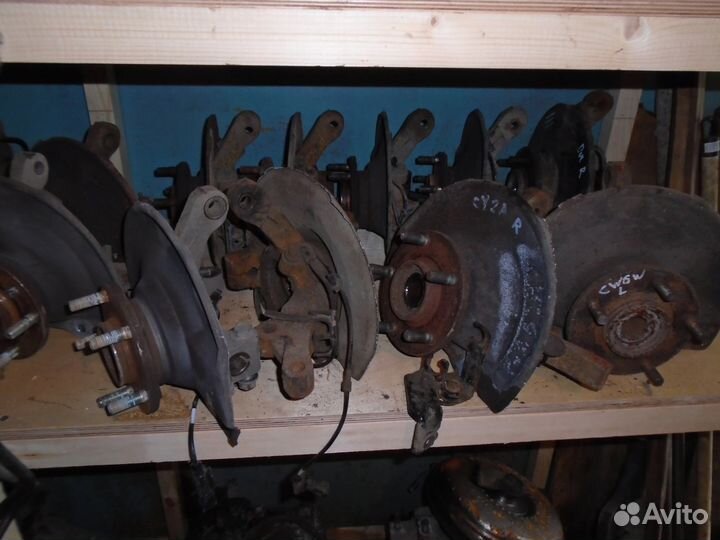 Кулак поворотный передний Mitsubishi