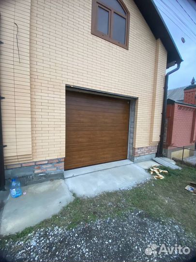 Секционные ворота