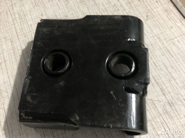 Кронштейн крепления боковой стойки schmitz