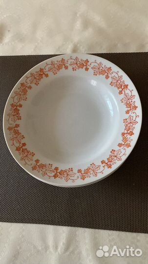 Тарелка обеденная