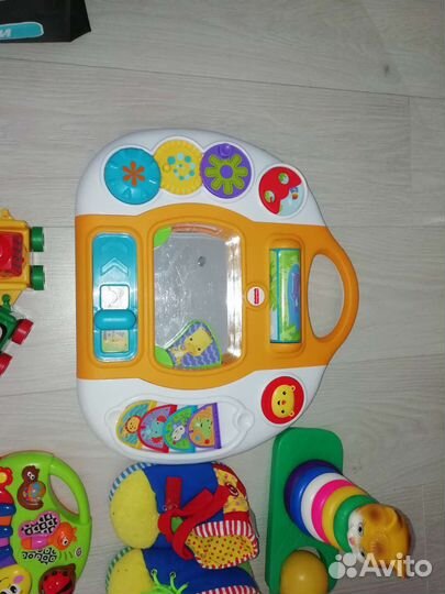 Развивающие игрушки для малышей пакетом