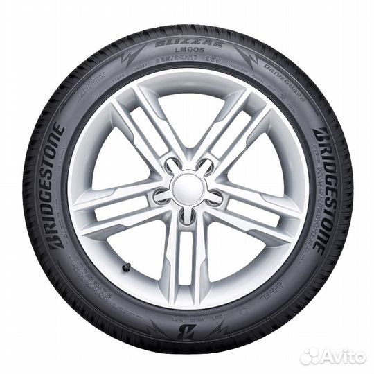 Bridgestone Blizzak LM-005 205/55 R16 94V