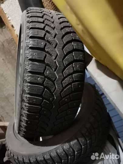 Bridgestone Blizzak Spike-01 225/50 R17