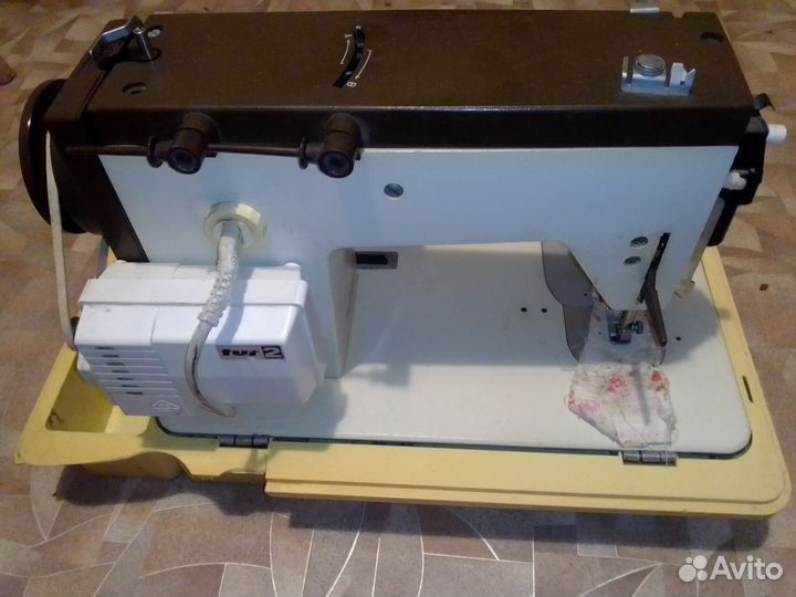 Швейная машина veritas