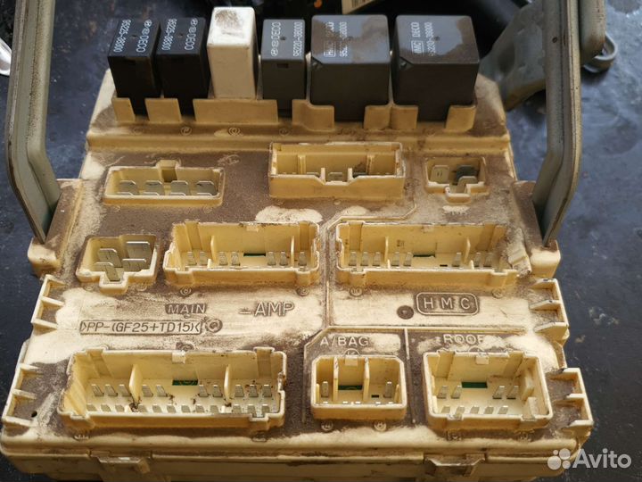 Kia magentis блок предохранителей салона