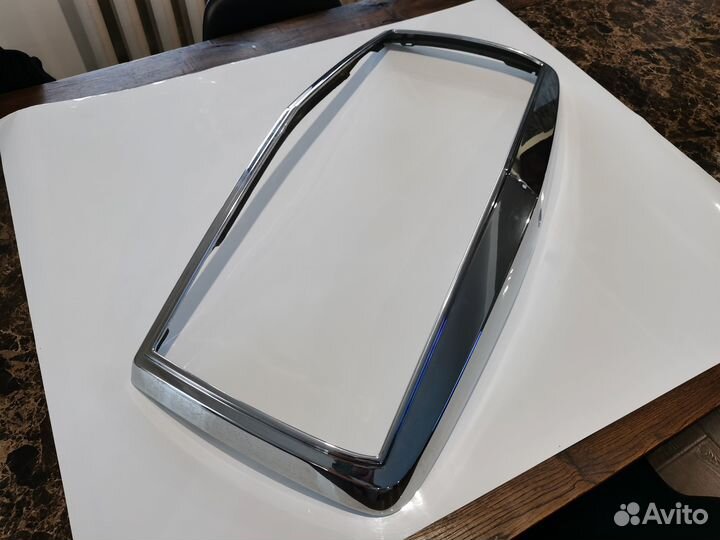 Хром-рамка решетки радиатора Mercedes W116